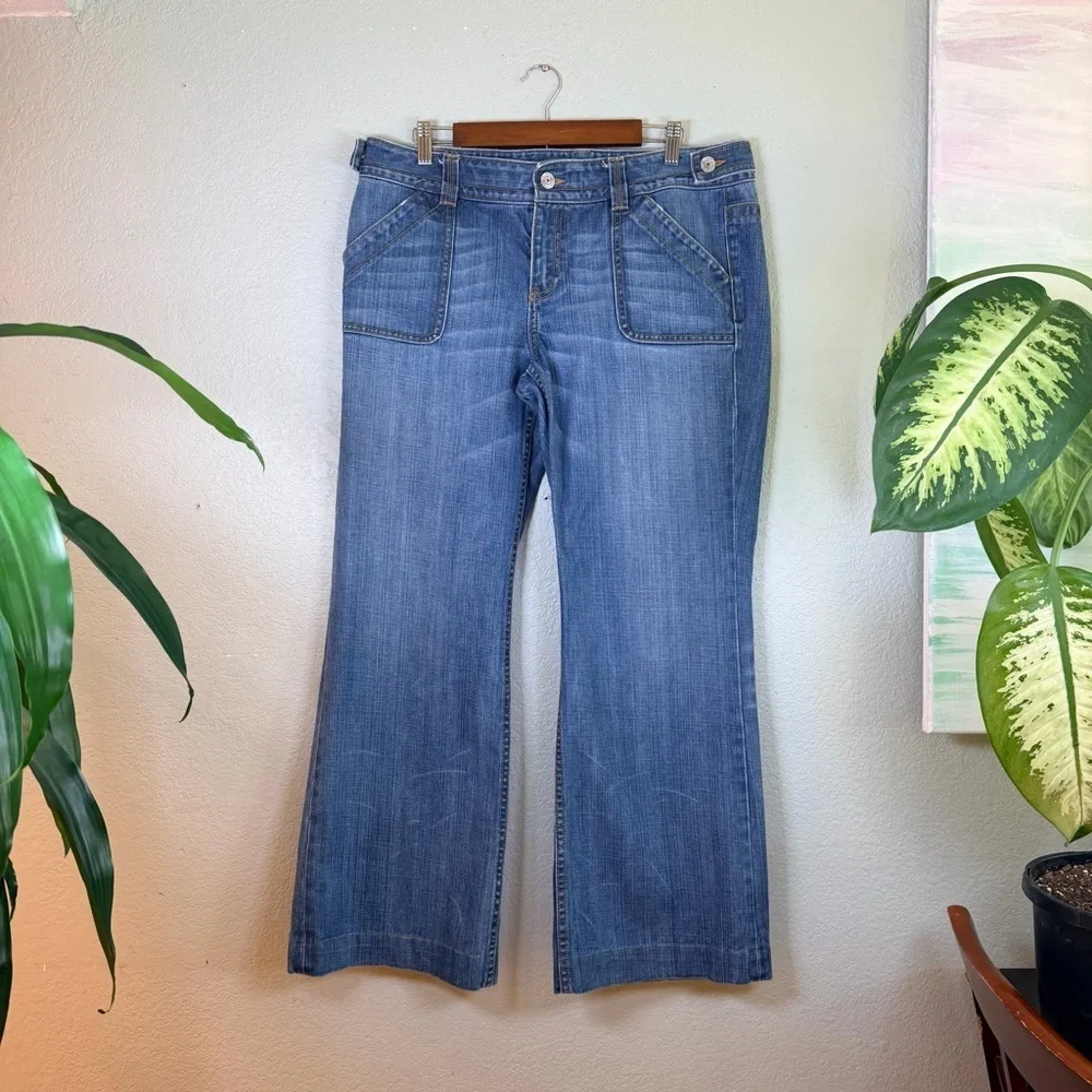 Banana Republic Trouser Jean Low Rise Distressed Medium Wsh Wide Leg Flare 14